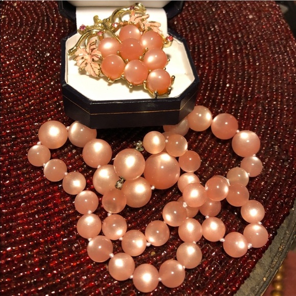 Vintage Jewelry - Vintage Pink Moonglow POP-It Necklace & Brooch